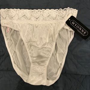 White lace/nylon panties. Size 7. New, 5 pieces